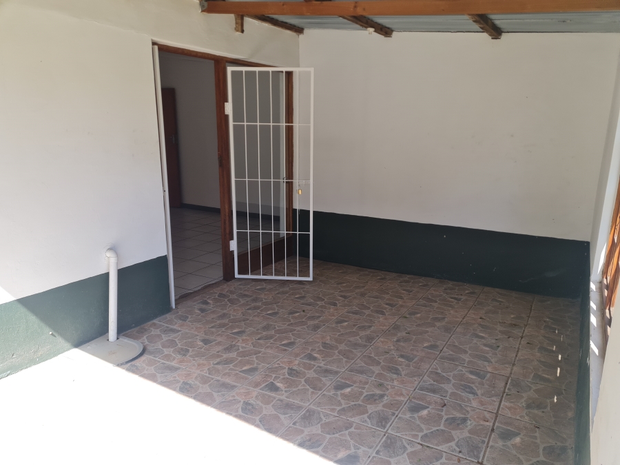 To Let 1 Bedroom Property for Rent in Humansdorp Eastern Cape